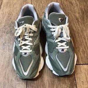 US10.5 Beautiful New Balance U9060Met 9060